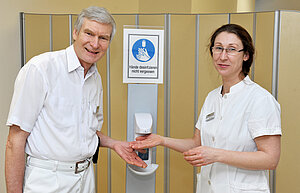 Handhygiene ist das A und O. Hygiene-Spezialisten in der Vitos OKK :