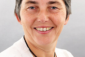 Dr. Andrea Braum
