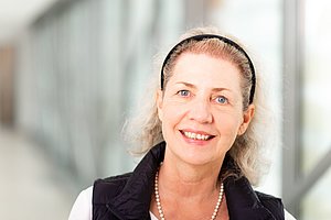 Dr. Barbara Schwarzwälder, Leitung Vitos Kinder- und Jugendambulanz für psychische Gesundheit Hanau
